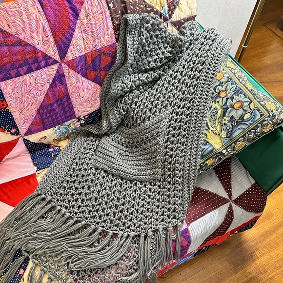 Long knitted scarf / hand made / wool blanket scarf - Picture 3 of 12